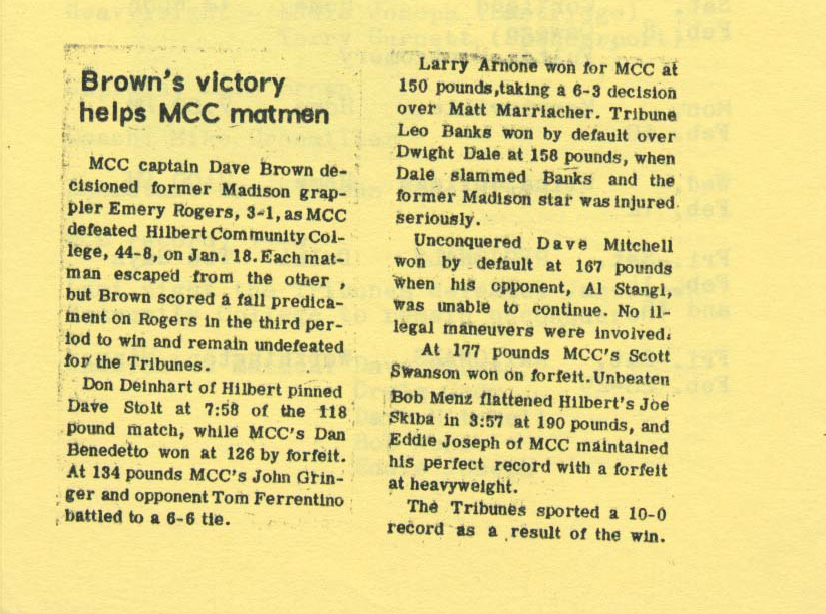 Brown's victory helps MCC matmen