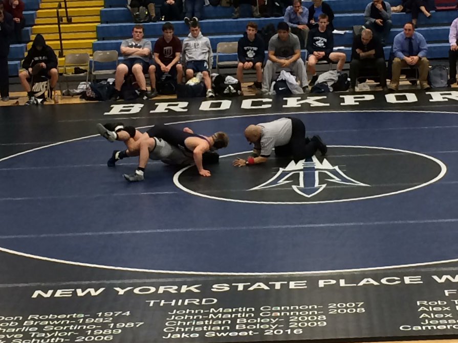 Carson Daly with a takedown