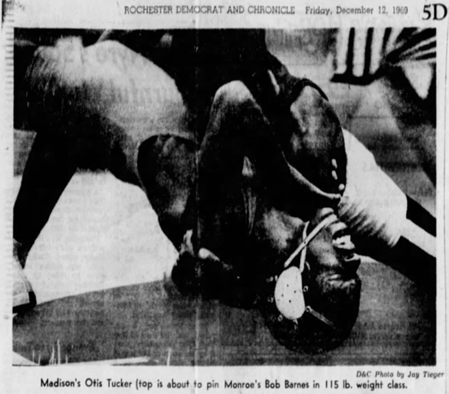 Otis Tucker pins Bob Barnes