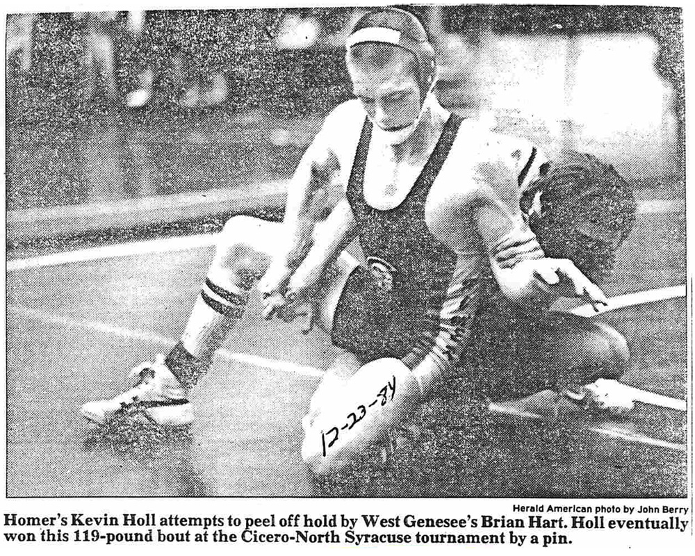 Homer's Holl holds off Hart