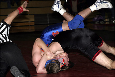 Le Roy overwhelms Livonia, 78-6