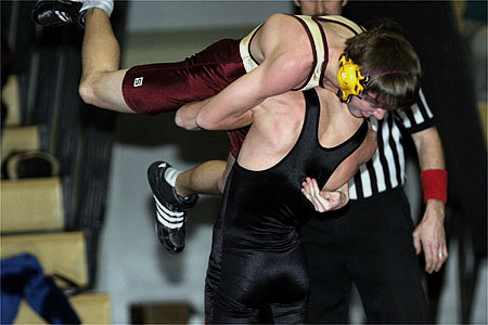 Le Roy outlasts Way-Co, 48-27